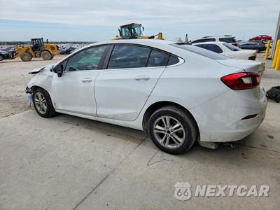 Drugie zdjęcie samochodu z przodu: 2018 CHEVROLET CRUZE LT VIN:1G1BE5SM8J7191241 - miniatura