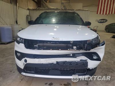 Piąte zdjęcie samochodu w środku: 2025 JEEP COMPASS LIMITED VIN:3C4NJDCN1ST529612 - miniatura