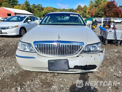 Piąte zdjęcie samochodu w środku: 2007 LINCOLN TOWN CAR SIGNATURE LIMITED VIN:1LNHM82W47Y611101 - miniatura