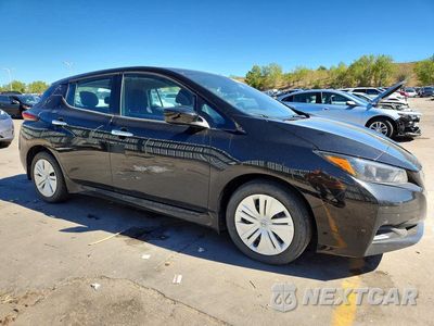 Czwarte zdjęcie samochodu z boku: 2025 NISSAN LEAF S VIN:1N4AZ1BV0SC566045 - miniatura