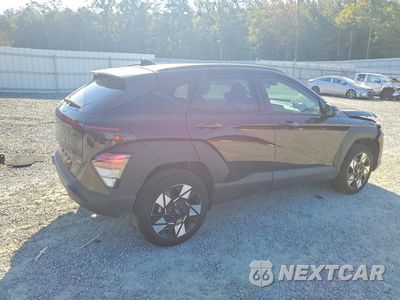 Trzecie zdjęcie samochodu z tyłu: 2025 HYUNDAI KONA SEL VIN:KM8HBCAB6SU211130 - miniatura