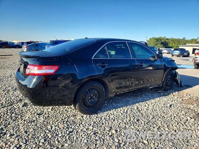 Trzecie zdjęcie samochodu z tyłu: 2010 TOYOTA CAMRY BASE VIN:4T1BF3EKXAU036268 - miniatura