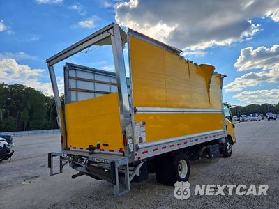 Trzecie zdjęcie samochodu z tyłu: 2022 ISUZU NPR HD BOX TRUCK VIN:JALC4W16XN7013150 - miniatura