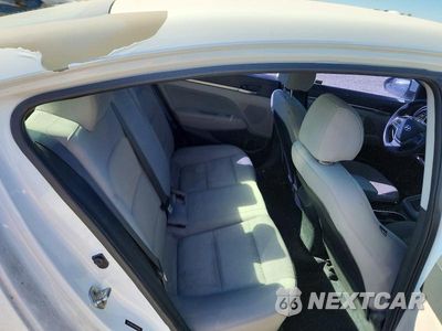 Zdjęcie 10 z 12 samochodu: 2017 HYUNDAI ELANTRA SE VIN:5NPD84LF8HH168078 - miniatura