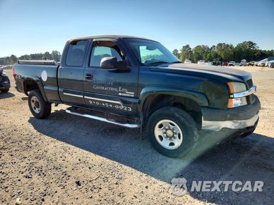 Czwarte zdjęcie samochodu z boku: 2003 CHEVROLET SILVERADO K2500 HEAVY DUTY VIN:1GCHK29163E371885 - miniatura