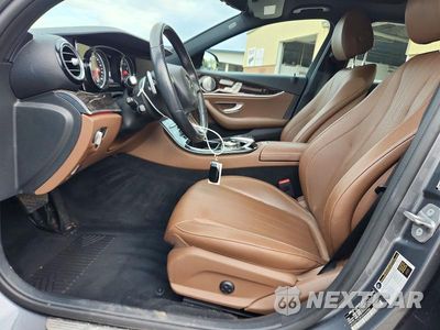 Zdjęcie 7 z 13 samochodu: 2018 MERCEDES-BENZ E 300 4MATIC VIN:WDDZF4KB9JA444586 - miniatura