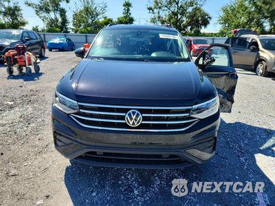 Piąte zdjęcie samochodu w środku: 2023 VOLKSWAGEN TIGUAN S VIN:3VVRB7AX0PM117771 - miniatura