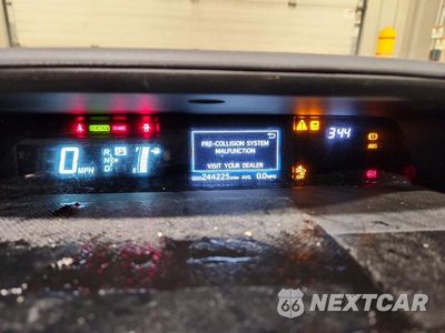 Zdjęcie 9 z 13 samochodu: 2017 TOYOTA PRIUS V FIVE VIN:JTDZN3EUXHJ060573 - miniatura