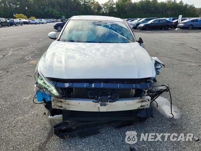 Piąte zdjęcie samochodu w środku: 2019 NISSAN ALTIMA SV VIN:1N4BL4DW5KC141904 - miniatura