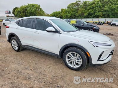 Czwarte zdjęcie samochodu z boku: 2025 BUICK ENVISTA PREFERRED VIN:KL47LAEP1SB020860 - miniatura