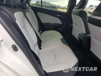 Zdjęcie 10 z 13 samochodu: 2017 TOYOTA PRIUS FOUR VIN:JTDKARFUXH3042786 - miniatura