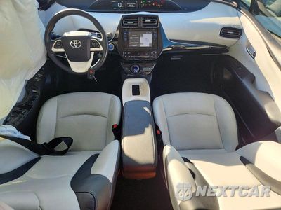 Zdjęcie 8 z 13 samochodu: 2017 TOYOTA PRIUS FOUR TOURING VIN:JTDKARFU1H3043230 - miniatura