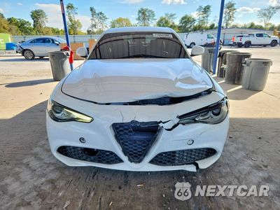 Piąte zdjęcie samochodu w środku: 2019 ALFA ROMEO GIULIA SPORT VIN:ZARFAMAN6K7609649 - miniatura