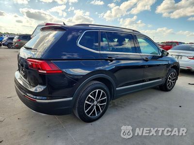 Trzecie zdjęcie samochodu z tyłu: 2021 VOLKSWAGEN TIGUAN SE VIN:3VV3B7AX8MM113078 - miniatura