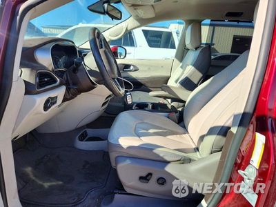 Zdjęcie 7 z 13 samochodu: 2017 CHRYSLER PACIFICA TOURING L VIN:2C4RC1BG0HR587560 - miniatura