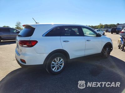 Trzecie zdjęcie samochodu z tyłu: 2019 KIA SORENTO LX VIN:5XYPG4A34KG439726 - miniatura