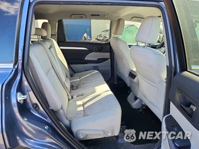 Zdjęcie 11 z 13 samochodu: 2016 TOYOTA HIGHLANDER LE VIN:5TDBKRFH1GS244042 - miniatura