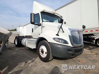 Czwarte zdjęcie samochodu z boku: 2019 INTERNATIONAL RH613 SEMI TRUCK VIN:3HSDXTZNXKN094693 - miniatura