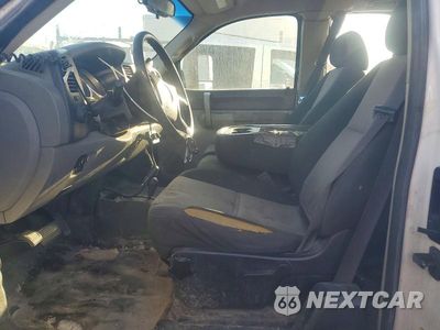 Zdjęcie 7 z 13 samochodu: 2009 CHEVROLET SILVERADO K2500 HEAVY DUTY VIN:1GCHK49K29E151737 - miniatura