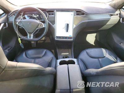 Zdjęcie 8 z 12 samochodu: 2015 TESLA MODEL S 85 VIN:5YJSA1H11FFP75474 - miniatura