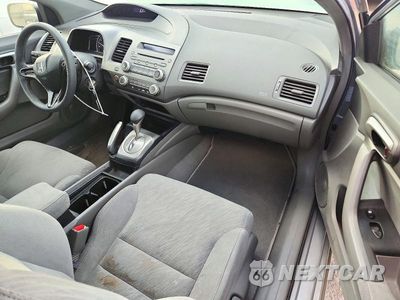 Zdjęcie 8 z 12 samochodu: 2006 HONDA CIVIC LX VIN:2HGFG12616H520663 - miniatura
