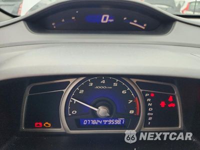 Zdjęcie 9 z 12 samochodu: 2011 HONDA CIVIC LX VIN:19XFA1F52BE010720 - miniatura