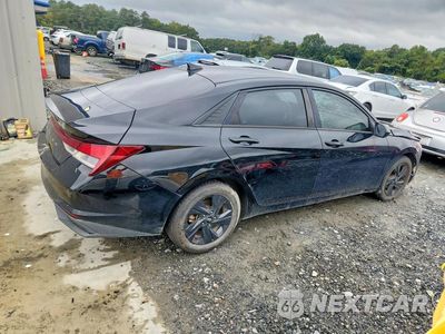 Trzecie zdjęcie samochodu z tyłu: 2021 HYUNDAI ELANTRA SEL VIN:5NPLM4AG3MH038657 - miniatura