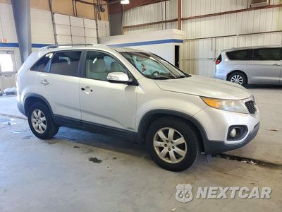 Czwarte zdjęcie samochodu z boku: 2011 KIA SORENTO LX VIN:5XYKTCA1XBG034470 - miniatura