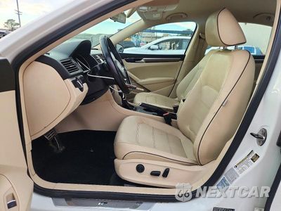 Zdjęcie 7 z 13 samochodu: 2016 VOLKSWAGEN PASSAT S VIN:1VWAT7A38GC033122 - miniatura