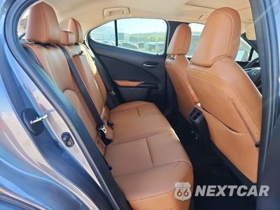 Zdjęcie 10 z 13 samochodu: 2021 LEXUS UX 200 VIN:JTHP3JBH3M2038961 - miniatura