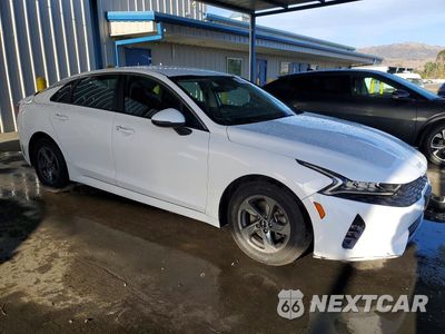 Czwarte zdjęcie samochodu z boku: 2023 KIA K5 LXS VIN:5XXG14J23PG204660 - miniatura
