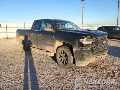 Czwarte zdjęcie samochodu z boku: 2017 CHEVROLET SILVERADO C1500 CUSTOM VIN:1GCRCPEC4HZ295928 - miniatura