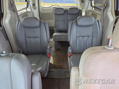 Zdjęcie 10 z 13 samochodu: 2010 DODGE GRAND CARAVAN SXT VIN:2D4RN5DX9AR148008 - miniatura
