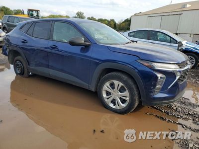 Czwarte zdjęcie samochodu z boku: 2024 CHEVROLET TRAX LS VIN:KL77LFE20RC153411 - miniatura