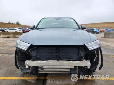 Piąte zdjęcie samochodu w środku: 2020 AUDI Q5 PREMIUM VIN:WA1ANAFY5L2041901 - miniatura