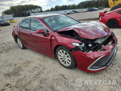 Czwarte zdjęcie samochodu z boku: 2021 TOYOTA CAMRY LE VIN:4T1R11AK4MU473548 - miniatura
