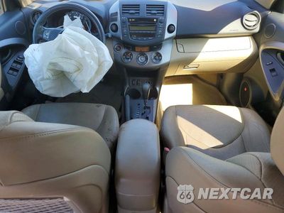 Zdjęcie 8 z 13 samochodu: 2009 TOYOTA RAV4 LIMITED VIN:JTMBK31V695080354 - miniatura