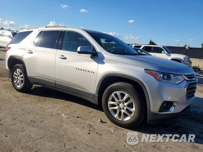 Czwarte zdjęcie samochodu z boku: 2018 CHEVROLET TRAVERSE VIN:1GNERGKW3JJ105253 - miniatura