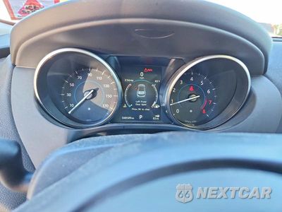 Zdjęcie 9 z 13 samochodu: 2017 JAGUAR F-PACE PREMIUM VIN:SADCJ2BVXHA493257 - miniatura