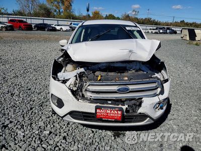 Piąte zdjęcie samochodu w środku: 2019 FORD ESCAPE SE VIN:1FMCU9GD1KUB90445 - miniatura