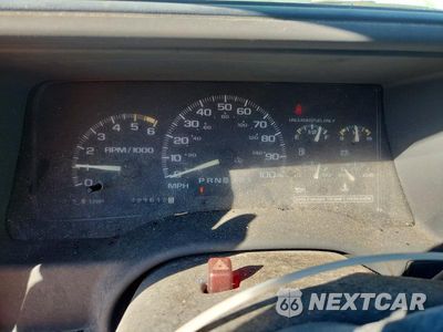 Zdjęcie 9 z 13 samochodu: 2001 CHEVROLET SUBURBAN C1500 VIN:1GNEC16R1TJ332219 - miniatura