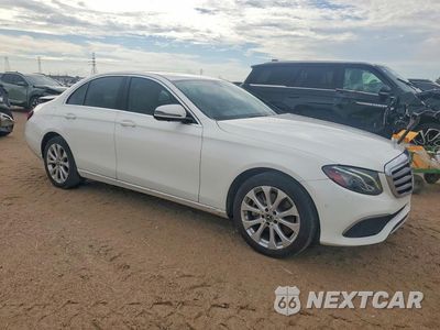 Czwarte zdjęcie samochodu z boku: 2019 MERCEDES-BENZ E 300 VIN:WDDZF4JB0KA585761 - miniatura