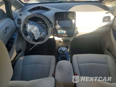 Zdjęcie 8 z 12 samochodu: 2013 NISSAN LEAF S VIN:1N4AZ0CP4DC402519 - miniatura