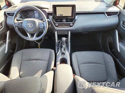 Zdjęcie 8 z 14 samochodu: 2023 TOYOTA COROLLA CROSS LE VIN:7MUBAABGXPV048463 - miniatura
