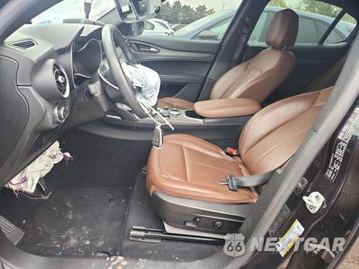 Zdjęcie 7 z 12 samochodu: 2023 ALFA ROMEO STELVIO TI VIN:ZASPAKBN1P7D54389 - miniatura