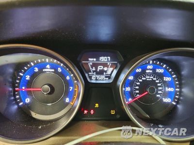 Zdjęcie 9 z 13 samochodu: 2015 HYUNDAI ELANTRA SE VIN:5NPDH4AE7FH650497 - miniatura