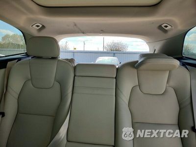 Zdjęcie 10 z 13 samochodu: 2022 VOLVO XC60 B5 MOMENTUM VIN:YV4L12DK0N1950150 - miniatura