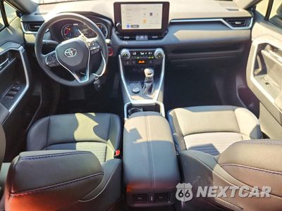 Zdjęcie 8 z 13 samochodu: 2025 TOYOTA RAV4 XSE VIN:JTME6RFV5SJ092327 - miniatura