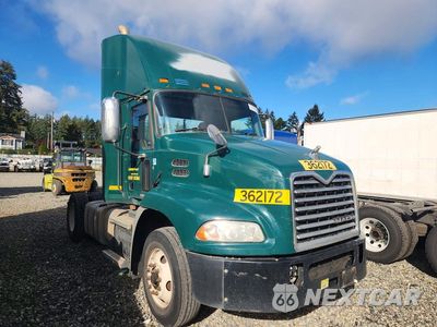 Czwarte zdjęcie samochodu z boku: 2017 MACK CXU612 SEMI TRUCK VIN:1M1AW01X2HM009480 - miniatura