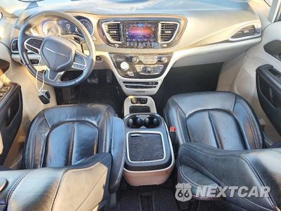 Zdjęcie 8 z 12 samochodu: 2017 CHRYSLER PACIFICA TOURING L PLUS VIN:2C4RC1EGXHR841304 - miniatura